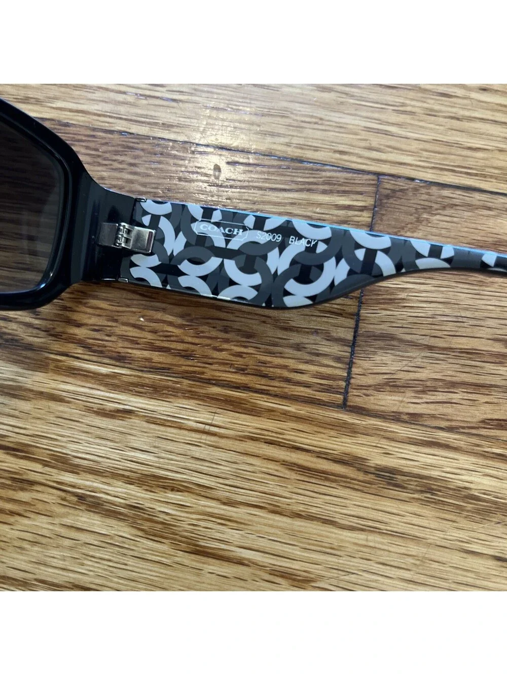Coach S2009 Women's Rectangle Sunglasses Black Logo Frame Gray Gradient UV400